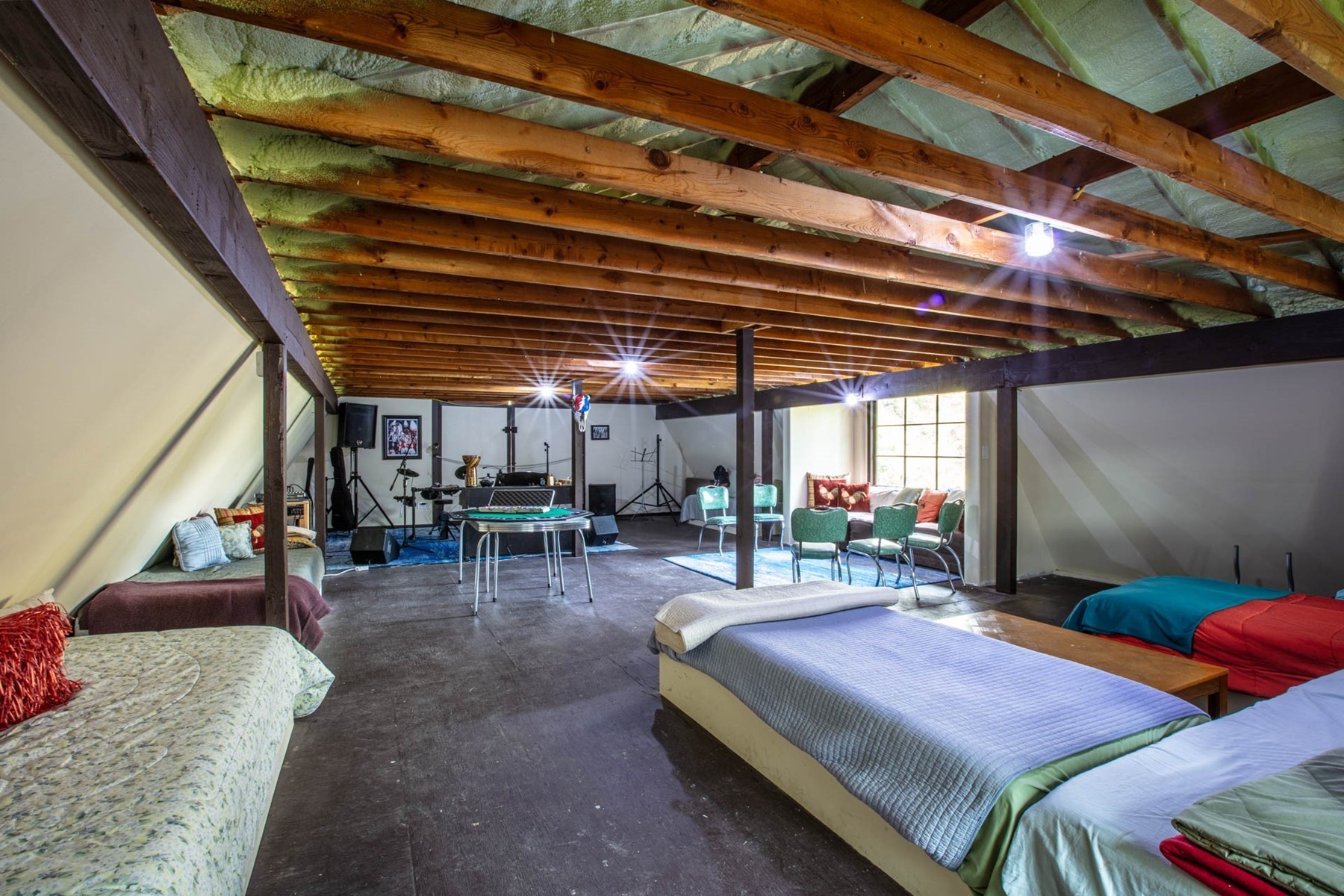  Renovated Waterfront Retreat with Private Dock & Guest Barn - 物件實景