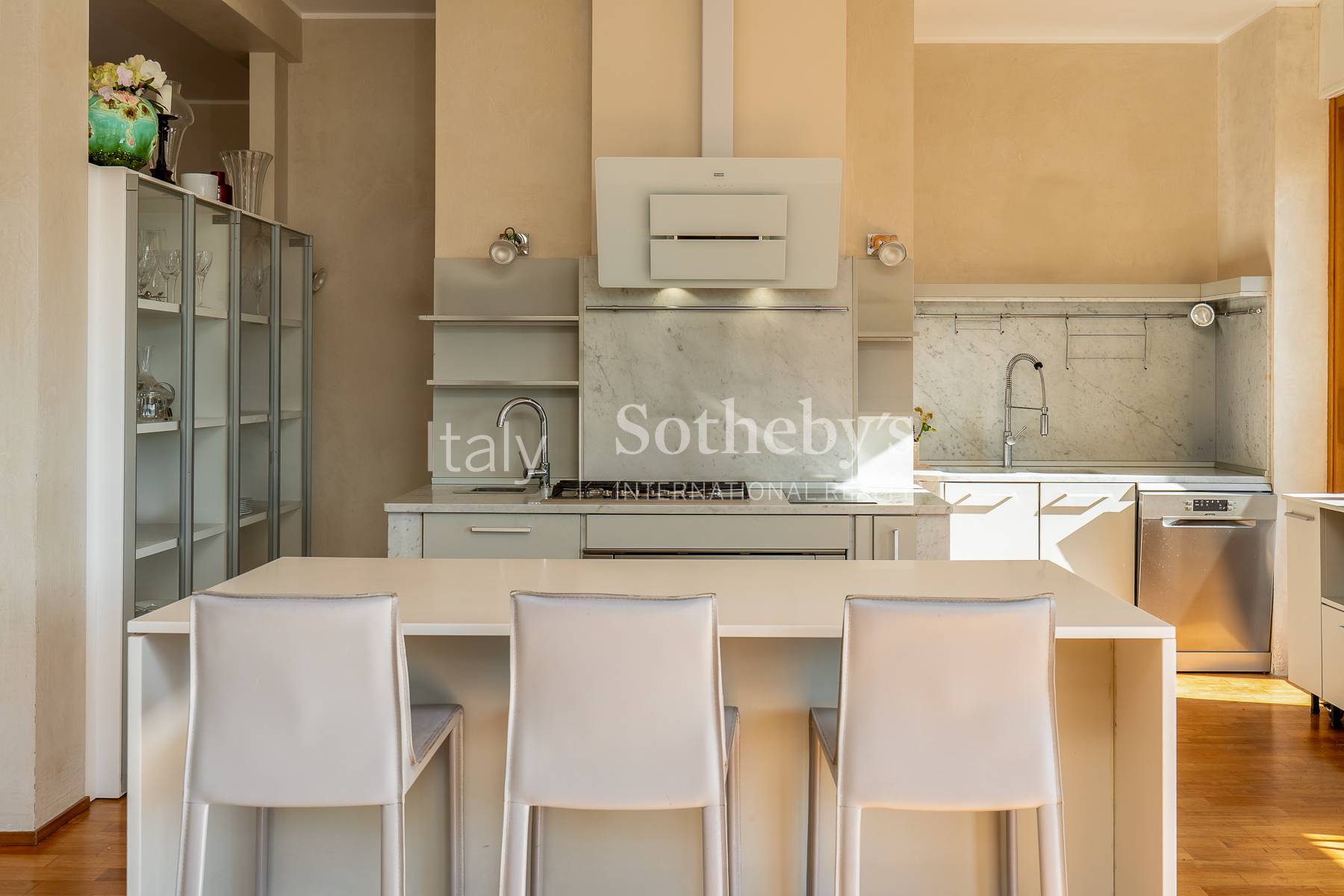  Contemporary Apartment with Breathtaking Lake View - 物件實景