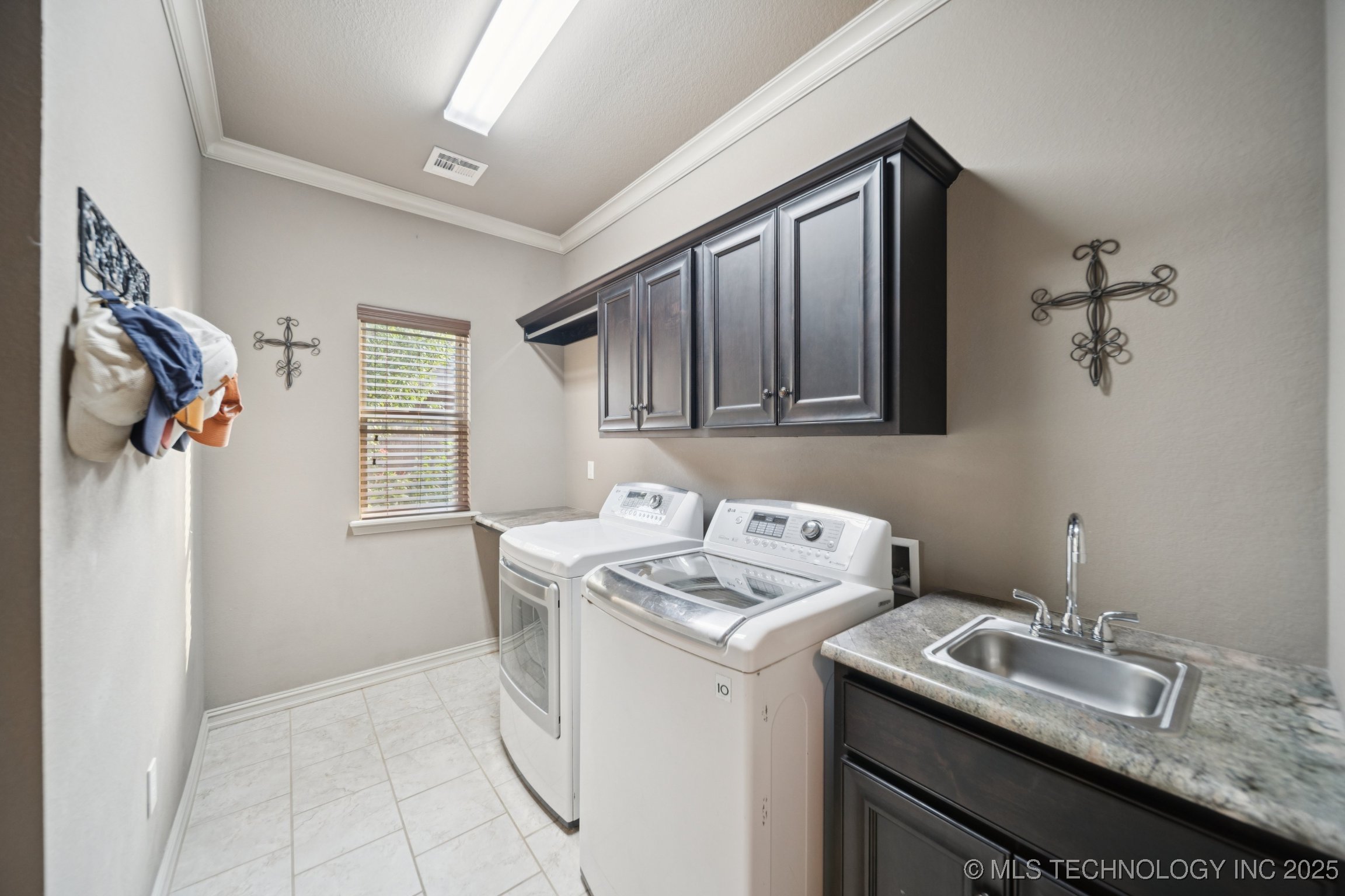 Bixby, Oklahoma, 74008, United States, 4 Bedrooms Bedrooms, ,4 BathroomsBathrooms,Residential,For Sale,1911638