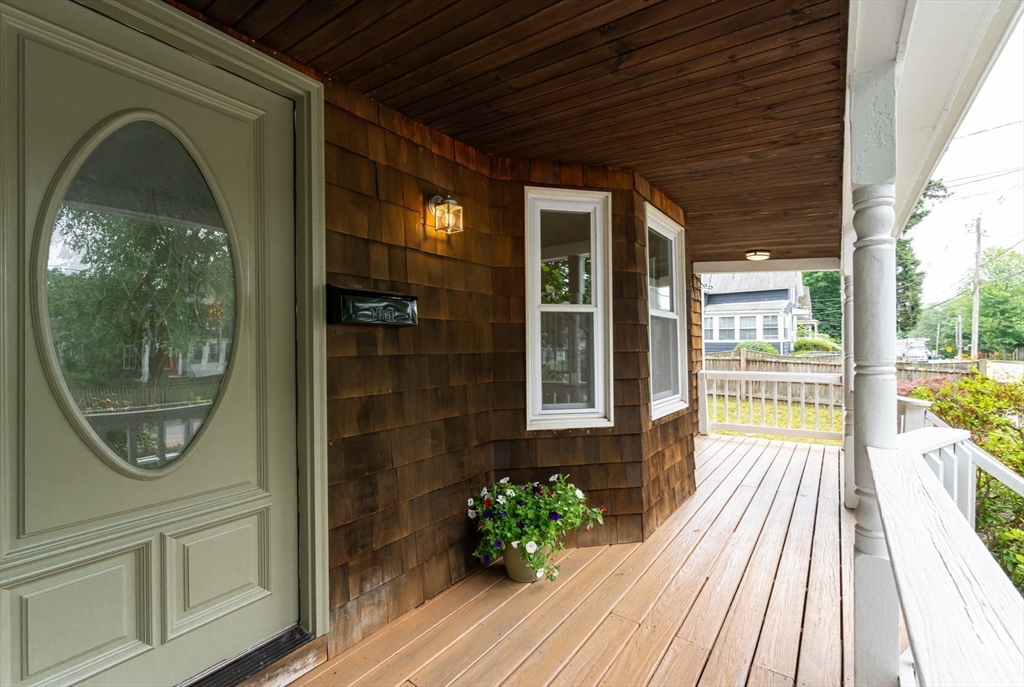 Hamilton, Massachusetts, 01982, United States, 3 Bedrooms Bedrooms, ,2 BathroomsBathrooms,Residential,For Sale,1934634