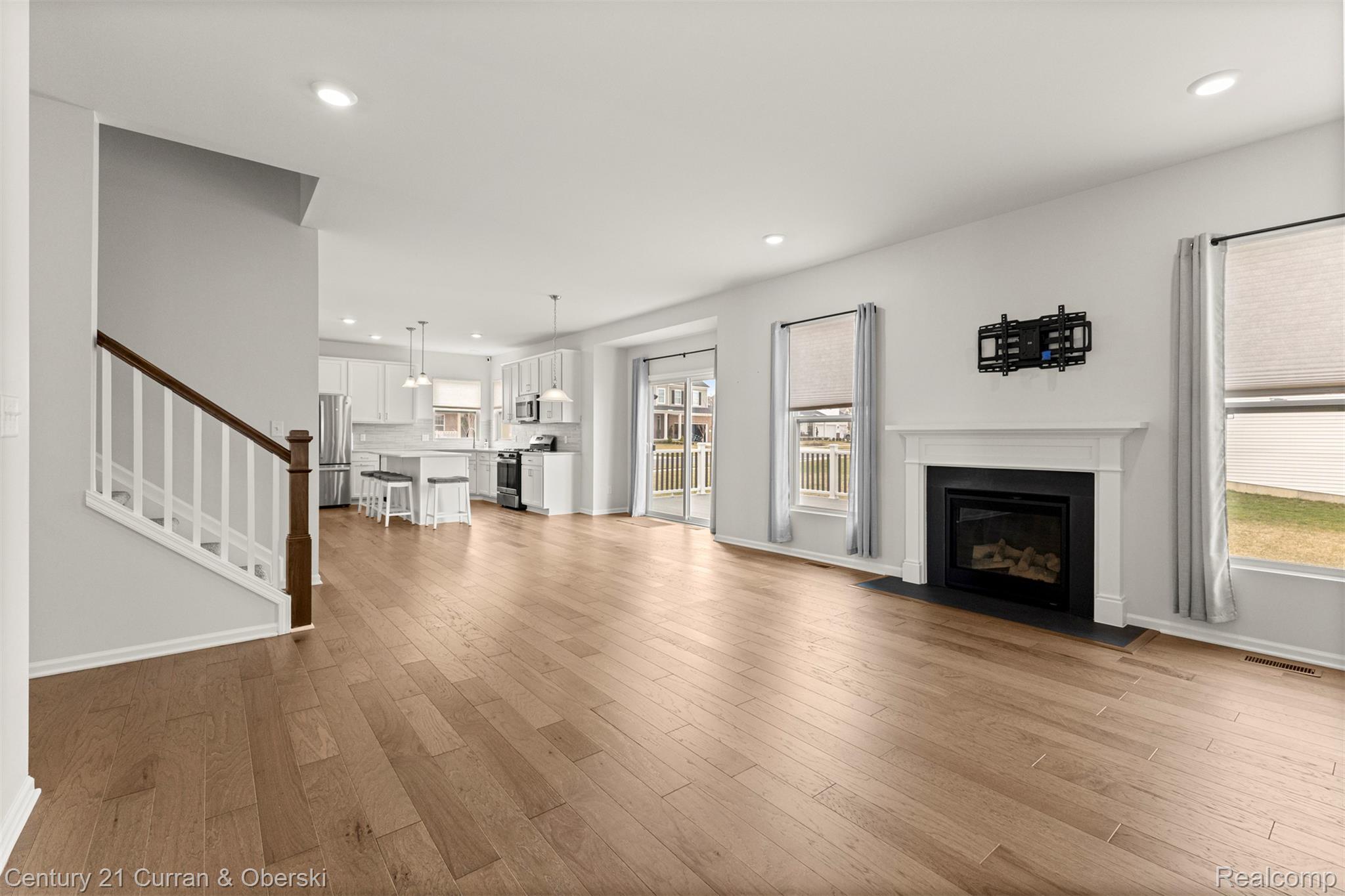 Saline Township, Michigan, 48176, United States, 4 Bedrooms Bedrooms, ,3 BathroomsBathrooms,Residential,For Sale,2048754