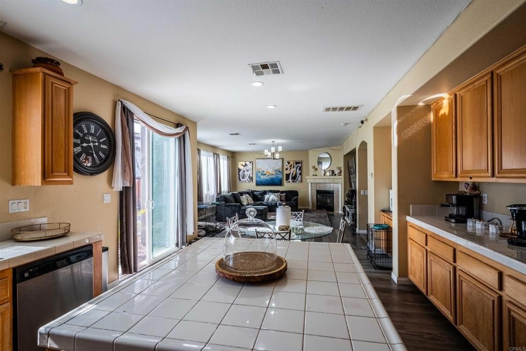 Hemet, California, 92545, United States, 5 Bedrooms Bedrooms, ,3 BathroomsBathrooms,Residential,For Sale,1877252