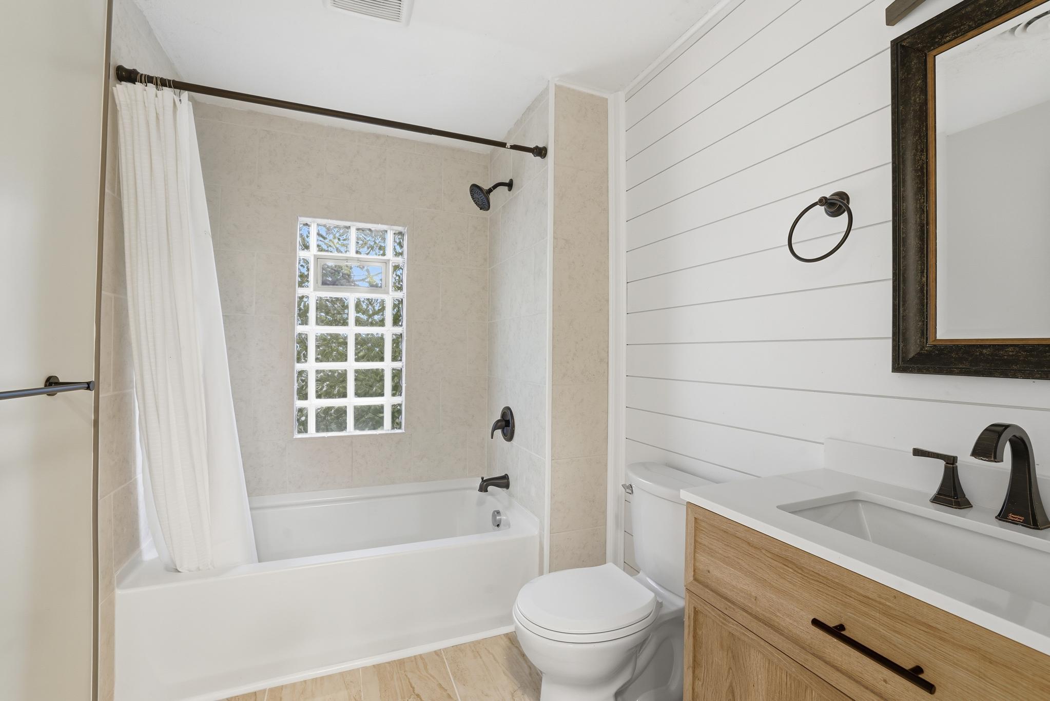 Saint Paul, Minnesota, 55102, United States, ,Residential,For Sale,1989124