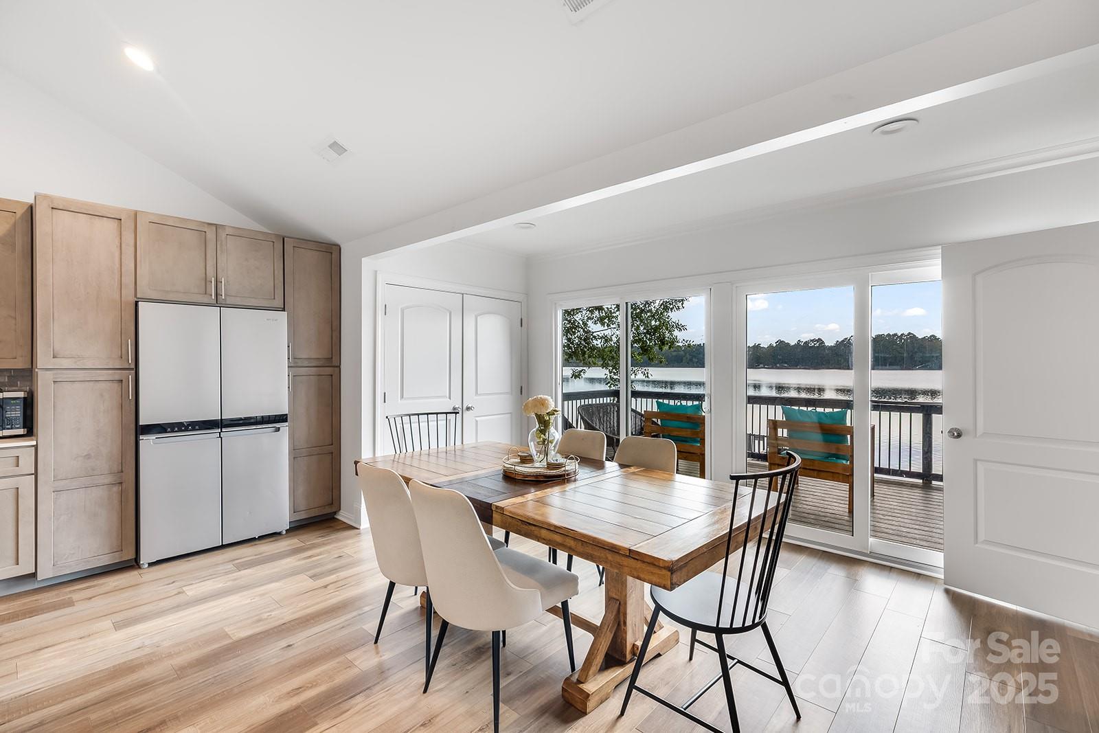 Charlotte, North Carolina, 28278, United States, 3 Bedrooms Bedrooms, ,3 BathroomsBathrooms,Residential,For Sale,1986488