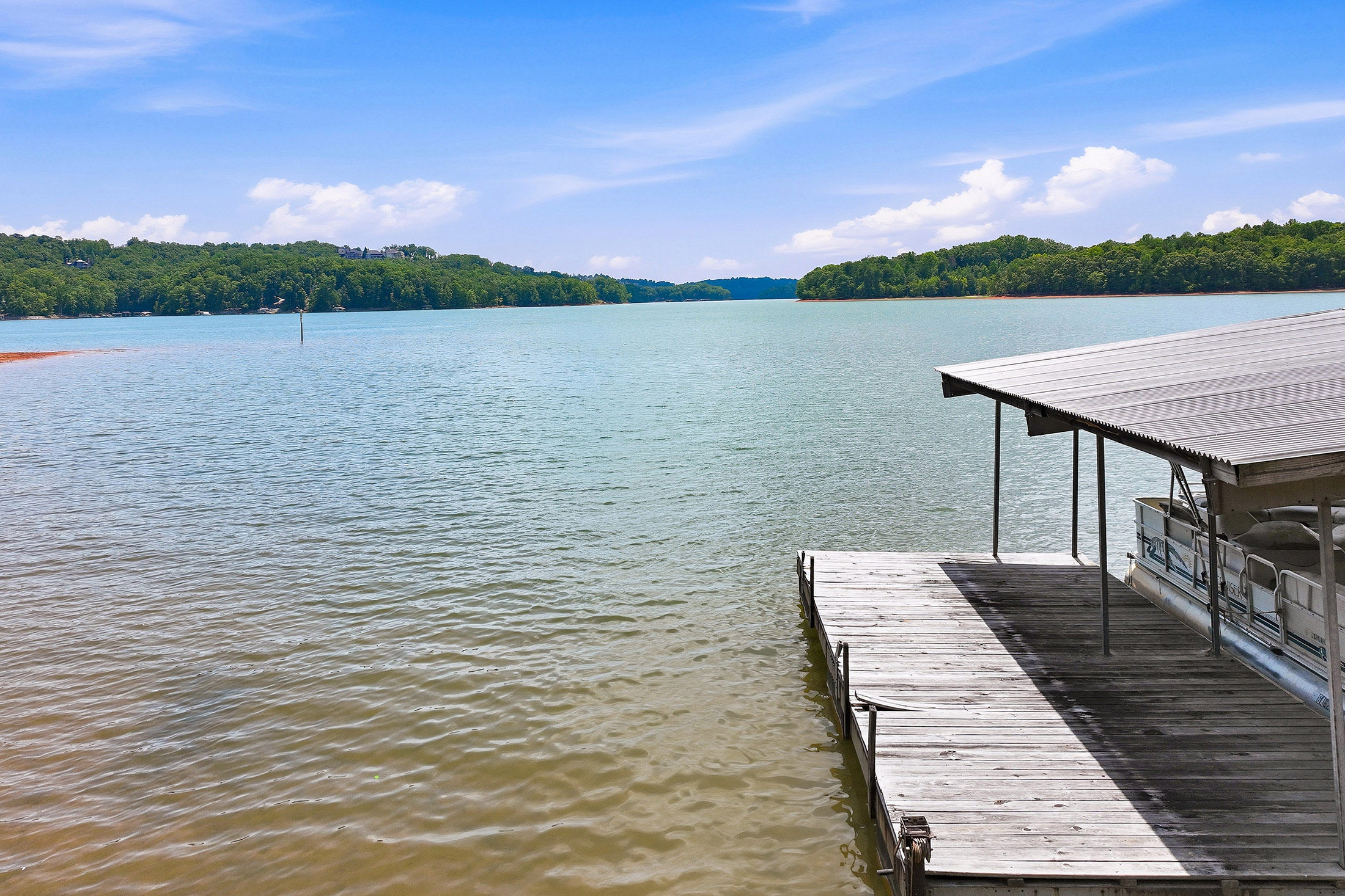  Lakefront Estate with Private Dock, Guest Home and Pool - 物件實景
