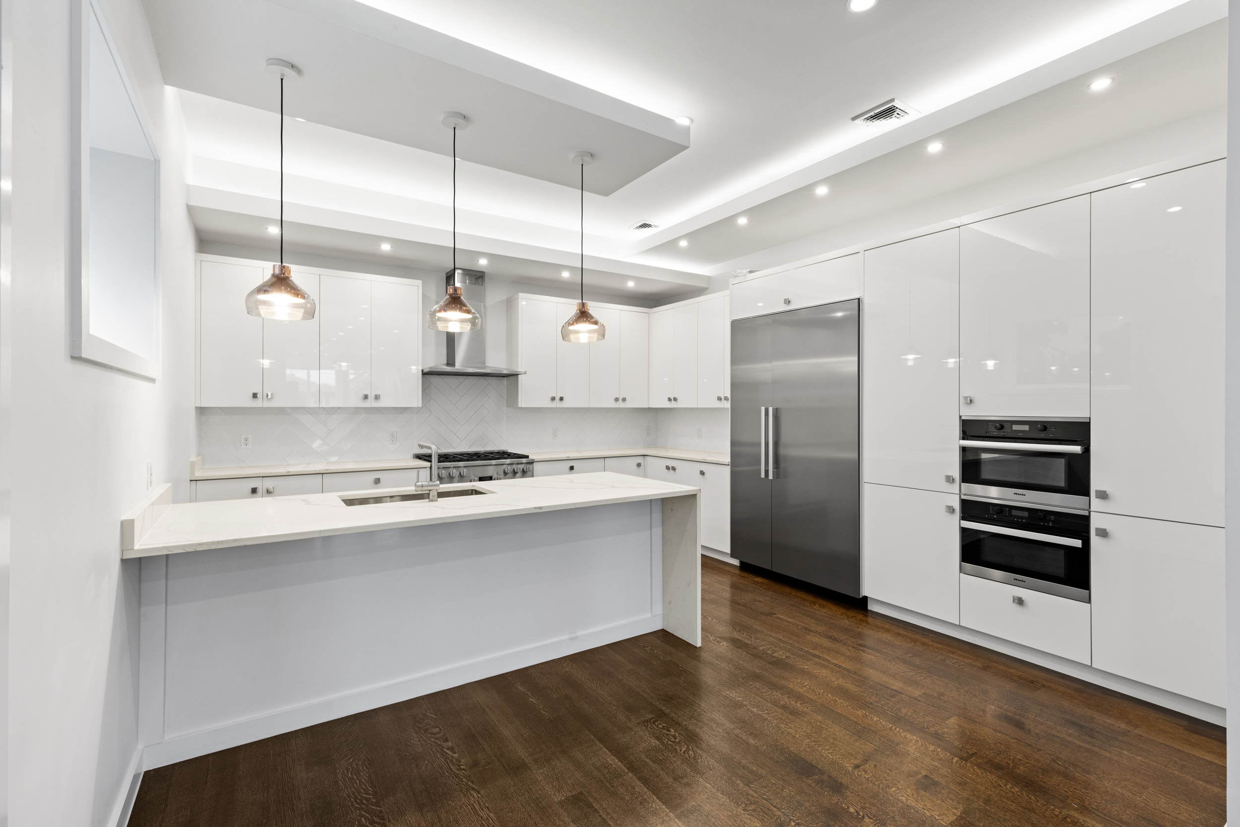  712 Undercliff Avenue, Edgewater, NJ, 07020 - 物件實景