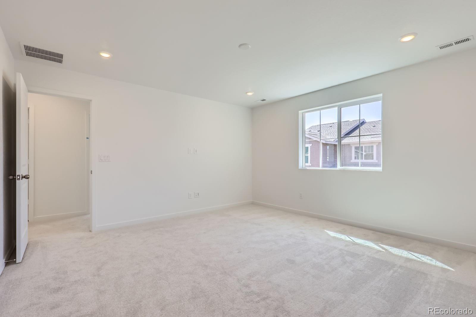 Thornton, Colorado, 80602, United States, 3 Bedrooms Bedrooms, ,2 BathroomsBathrooms,Residential,For Sale,1849834