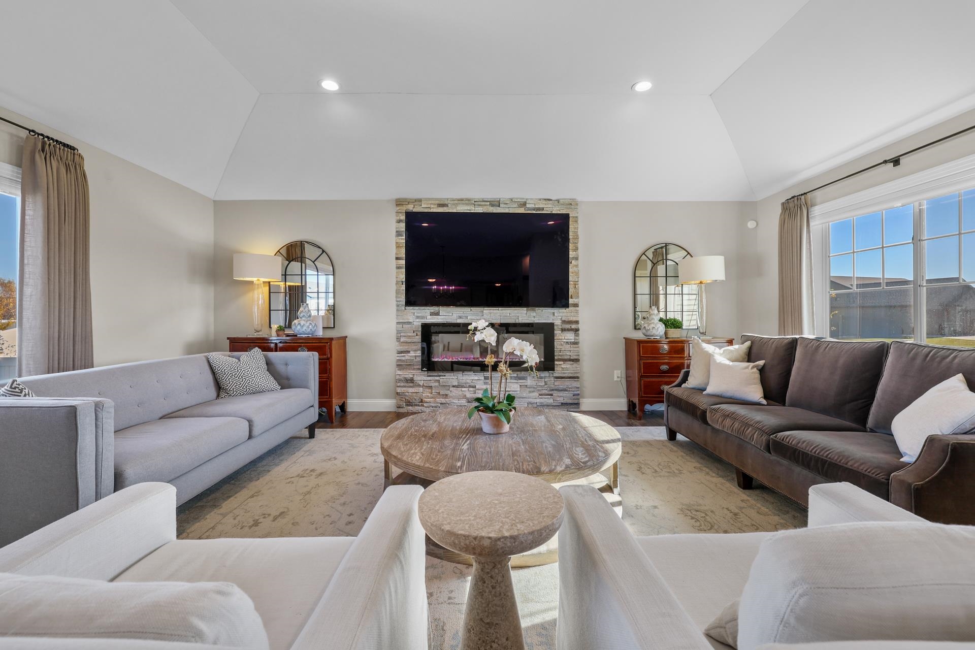 Minot, North Dakota, 58701, United States, 4 Bedrooms Bedrooms, ,3 BathroomsBathrooms,Residential,For Sale,1980886