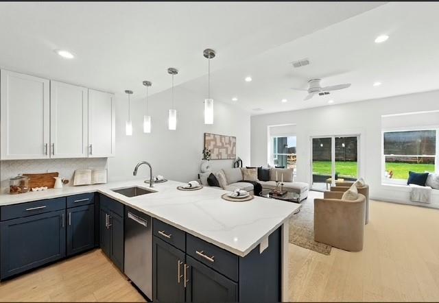 Austin, Texas, 78731, United States, 4 Bedrooms Bedrooms, ,3 BathroomsBathrooms,Residential,For Sale,1885336