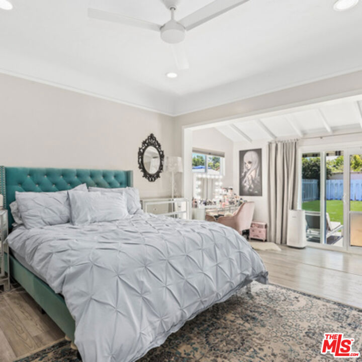 Los Angeles, California, 90048, United States, 3 Bedrooms Bedrooms, ,2 BathroomsBathrooms,Residential,For Sale,1919092