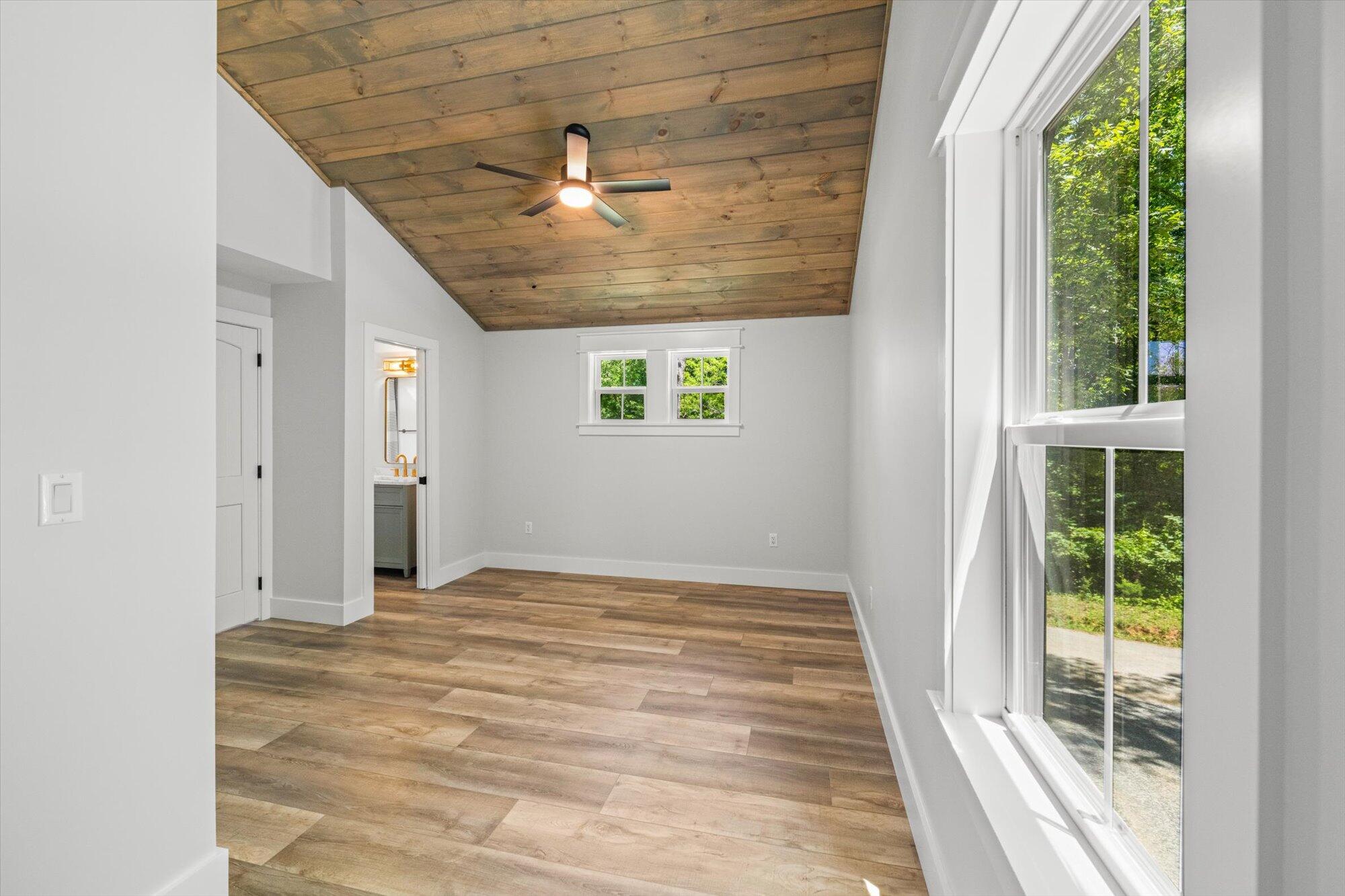 Ten Mile, Tennessee, 37880, United States, 3 Bedrooms Bedrooms, ,3 BathroomsBathrooms,Residential,For Sale,1878796