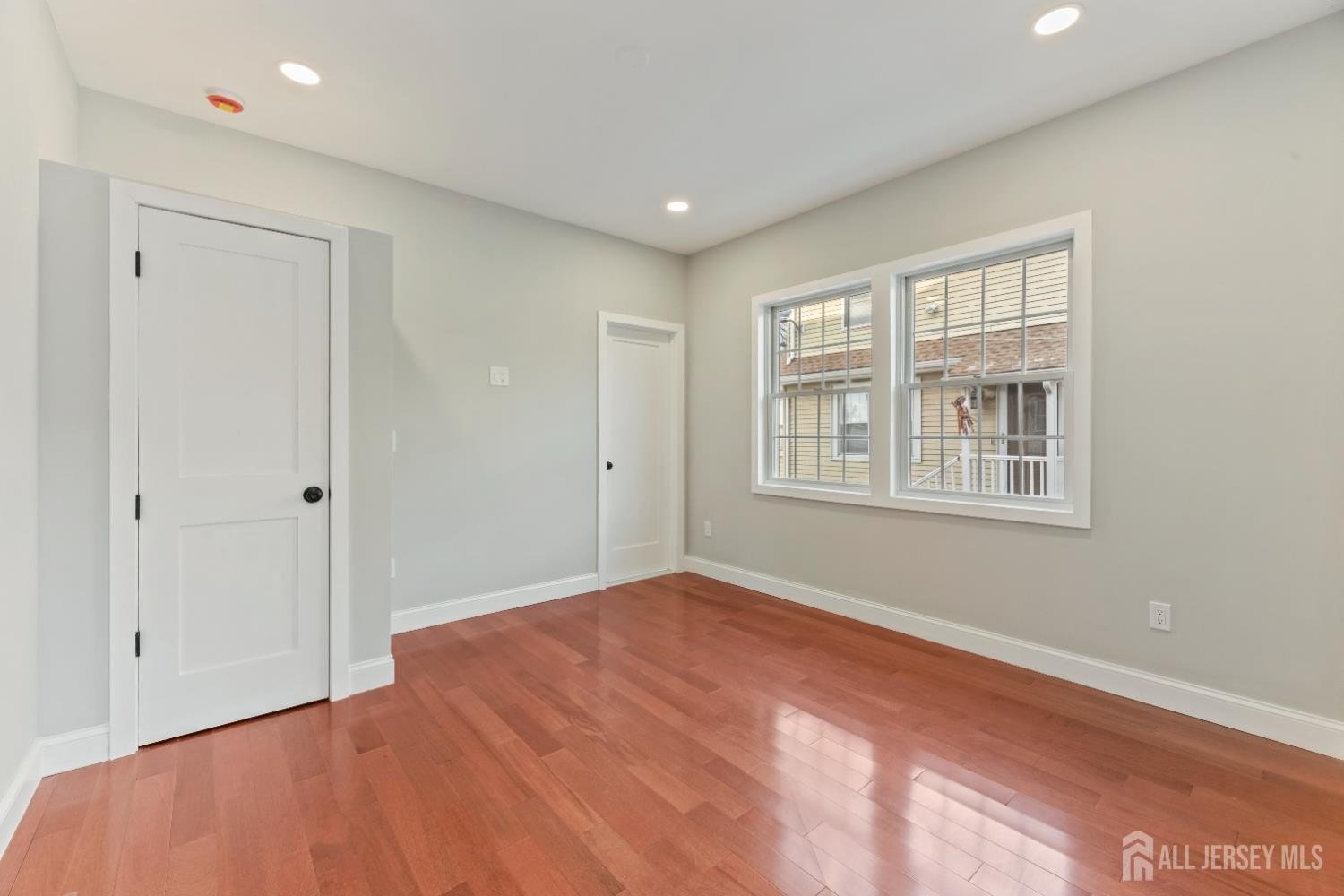 Edison, New Jersey, 08820, United States, 5 Bedrooms Bedrooms, ,5 BathroomsBathrooms,Residential,For Sale,2005259