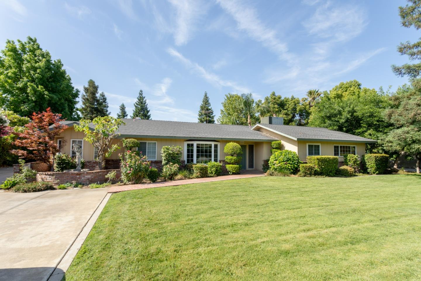 Clovis, California, 93611, United States, 4 Bedrooms Bedrooms, ,2 BathroomsBathrooms,Residential,For Sale,1907507