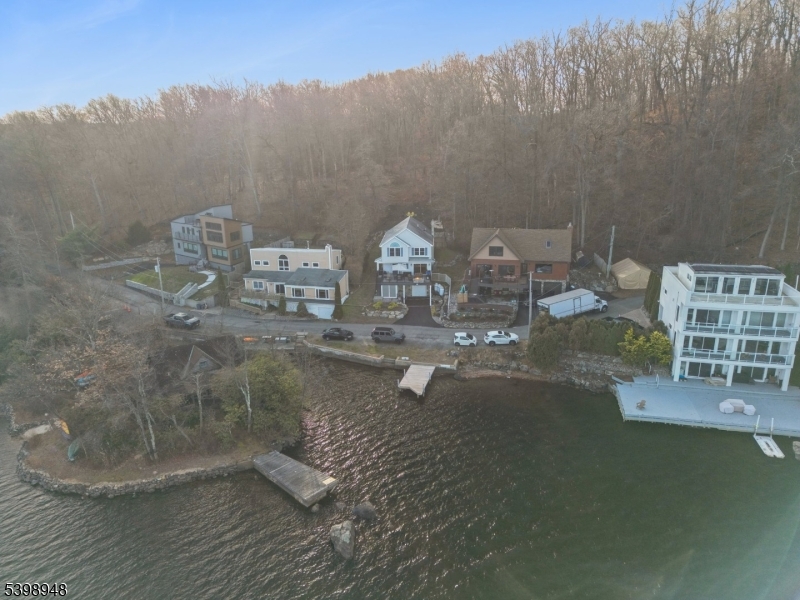 Roxbury Twp., New Jersey, 07850, United States, 4 Bedrooms Bedrooms, ,3 BathroomsBathrooms,Residential,For Sale,2003498