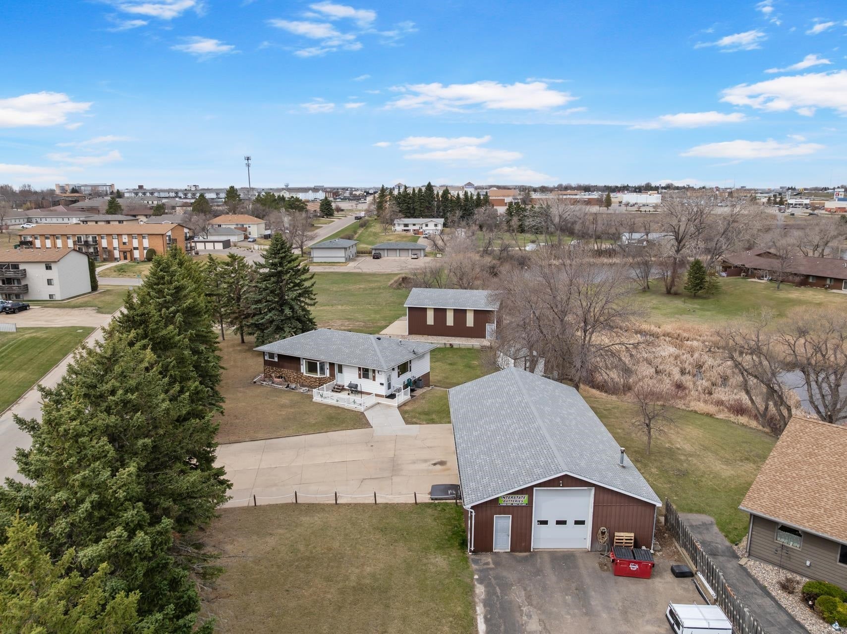 28th Ave, Minot, ND 58701