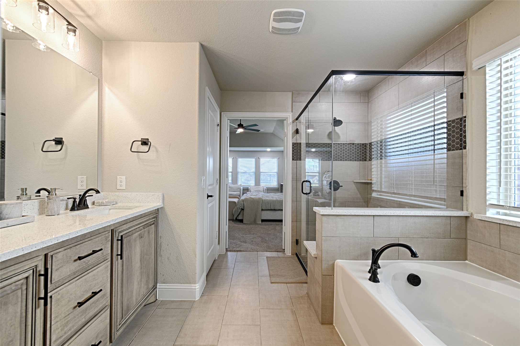 Burleson, Texas, 76028, United States, 4 Bedrooms Bedrooms, ,3 BathroomsBathrooms,Residential,For Sale,1954852