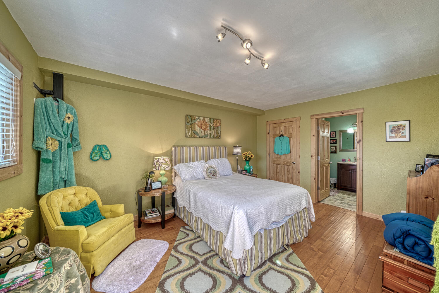 Salida, Colorado, 81201, United States, 3 Bedrooms Bedrooms, ,3 BathroomsBathrooms,Residential,For Sale,1879757