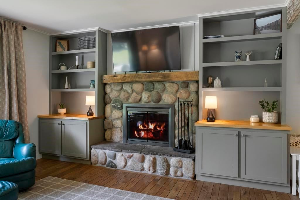 Harbor Springs, Michigan, 49740, United States, 4 Bedrooms Bedrooms, ,4 BathroomsBathrooms,Residential,For Sale,1892242