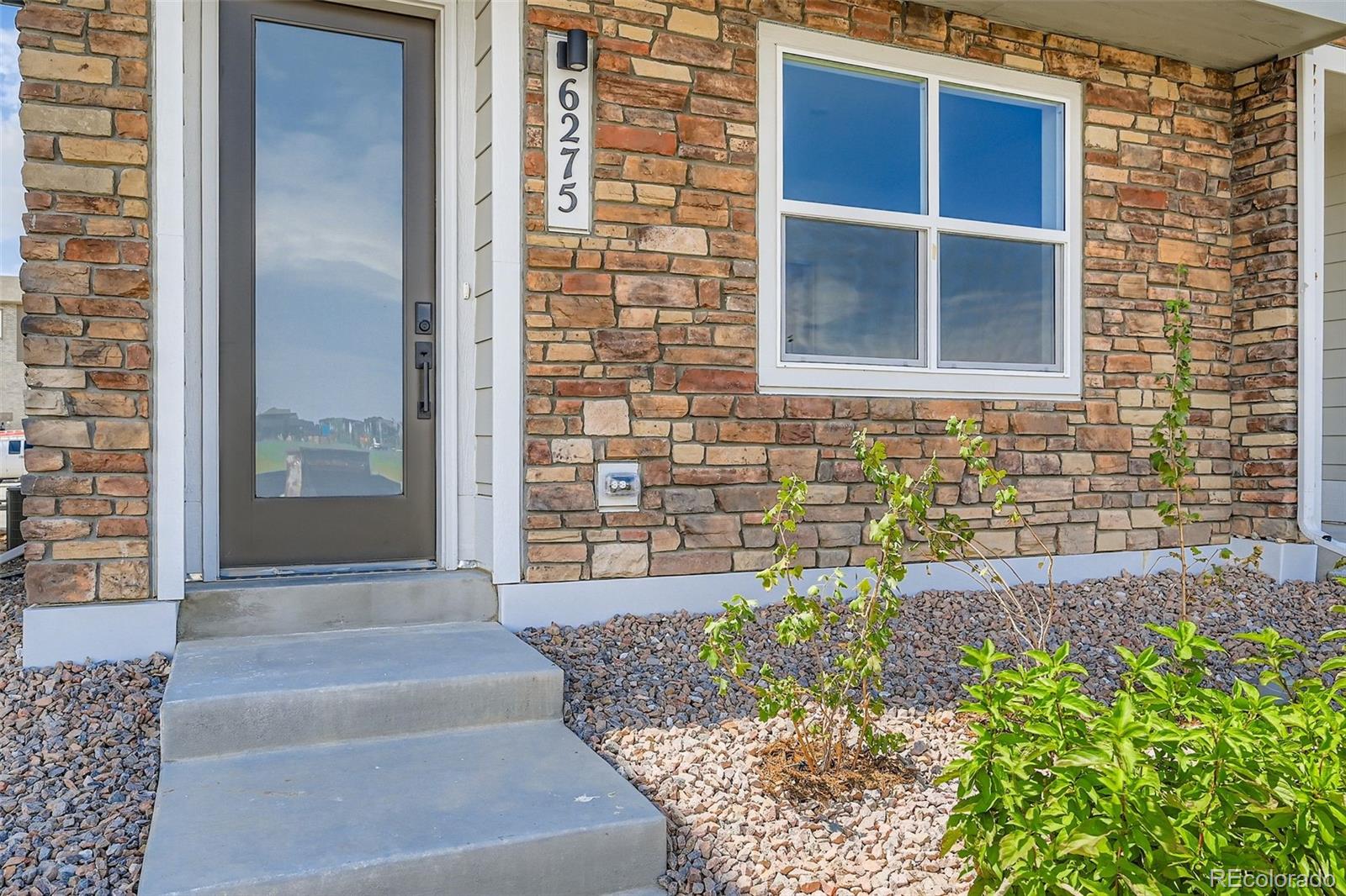 Aurora, Colorado, 80019, United States, 4 Bedrooms Bedrooms, ,3 BathroomsBathrooms,Residential,For Sale,1958574