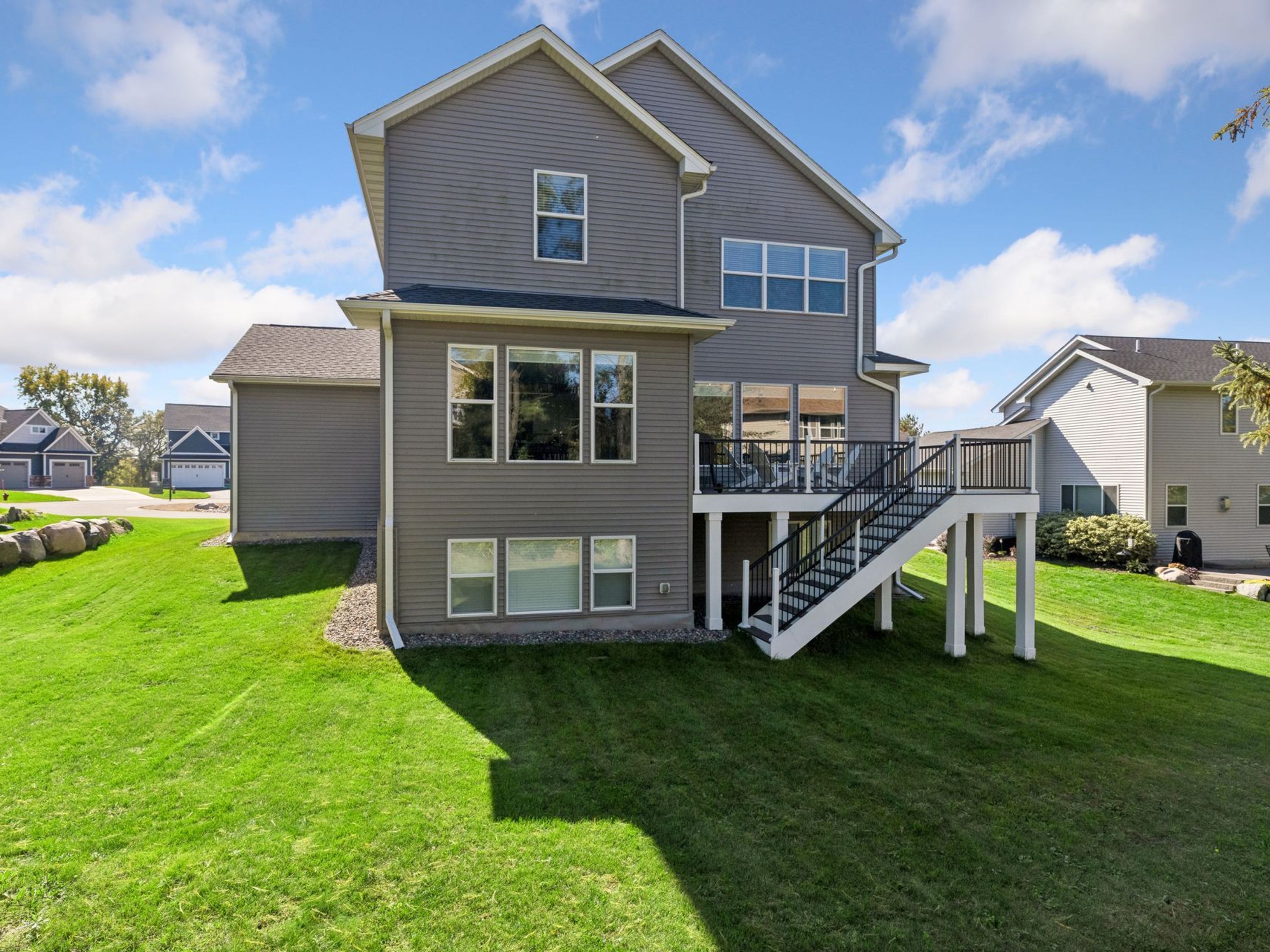  Luxury Living in Desirable Brown’s Creek Cove - 物件實景