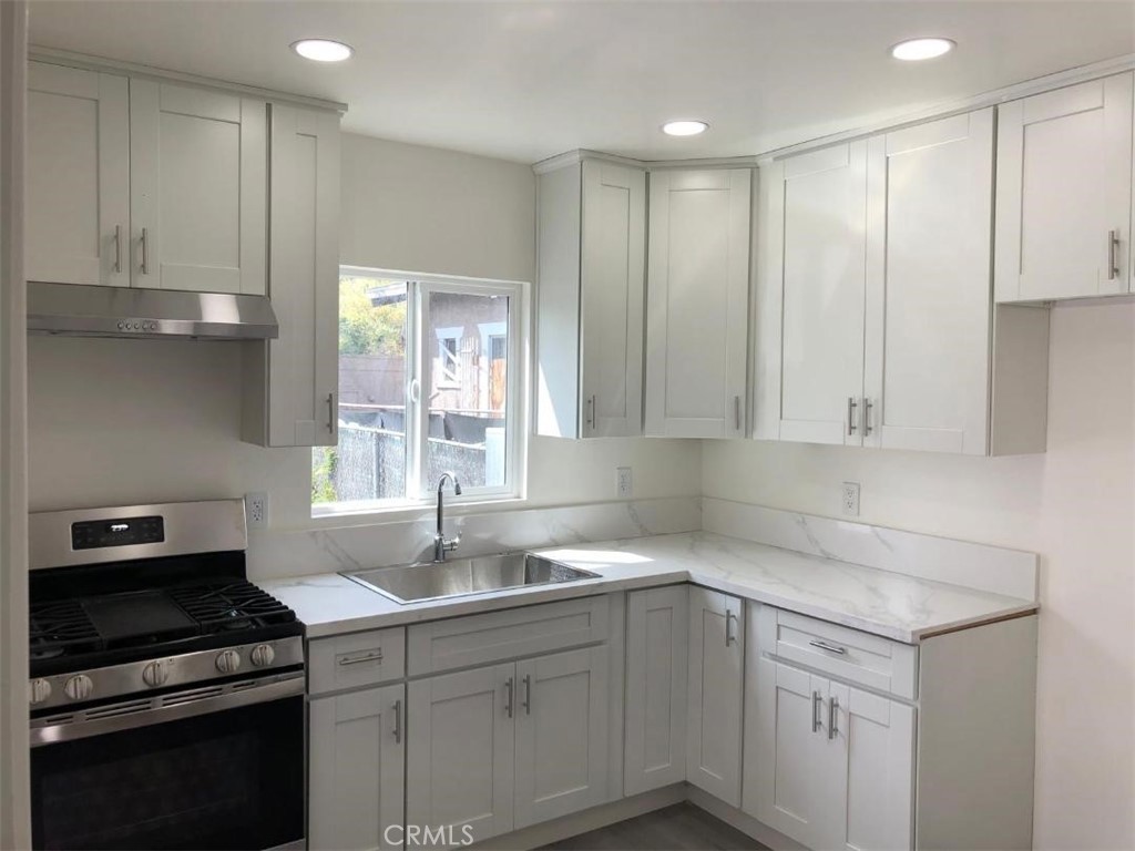 Los Angeles, California, 90044, United States, 2 Bedrooms Bedrooms, ,1 BathroomBathrooms,Residential,For Sale,2031472