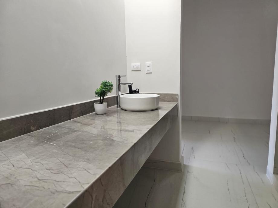 Torreón, Coahuila de Zaragoza, 27023, Mexico, 4 Bedrooms Bedrooms, ,4 BathroomsBathrooms,Residential,For Sale,2001959