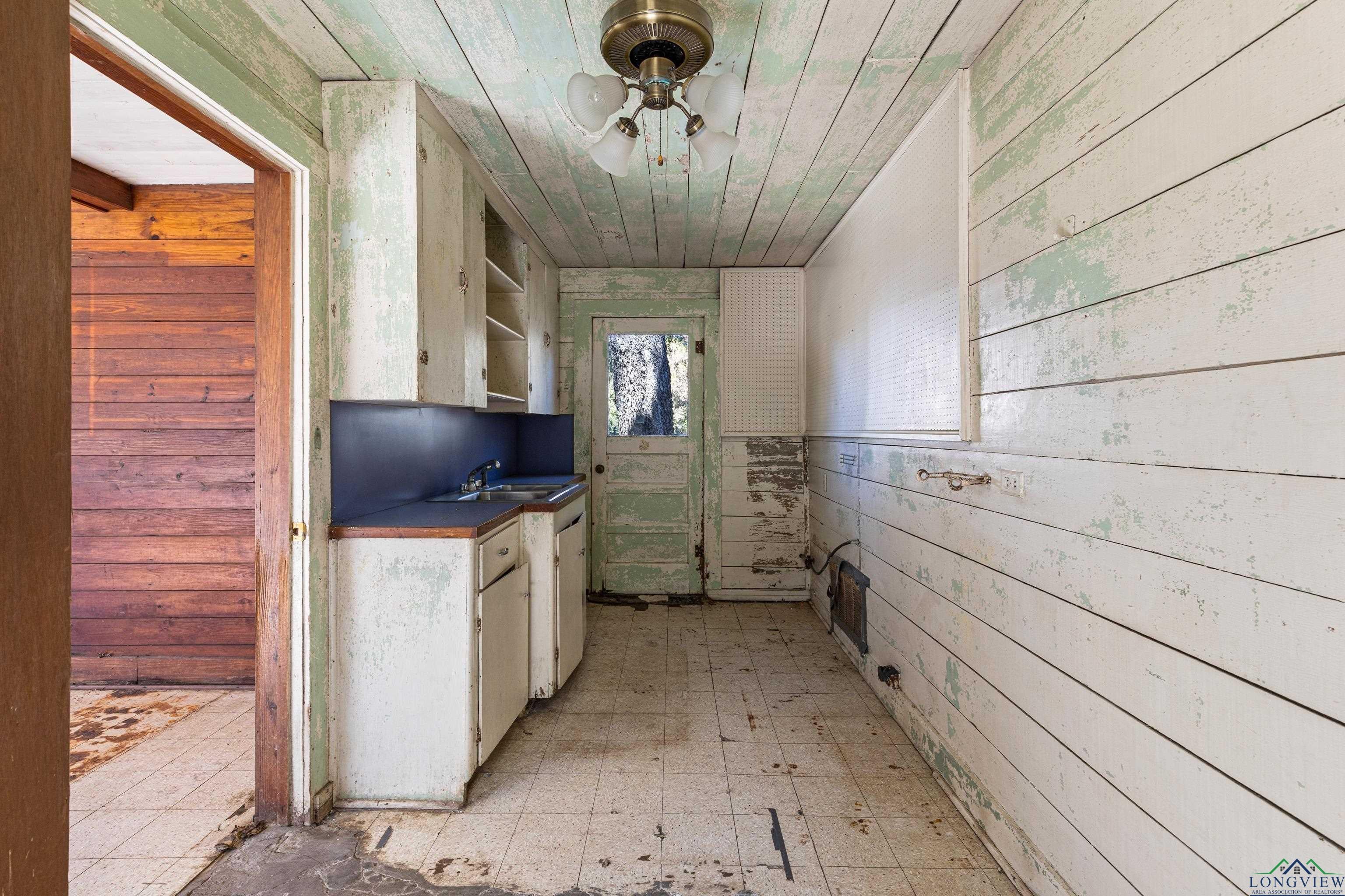 Jefferson, Texas, 75657, United States, 5 Bedrooms Bedrooms, ,5 BathroomsBathrooms,Residential,For Sale,1978271