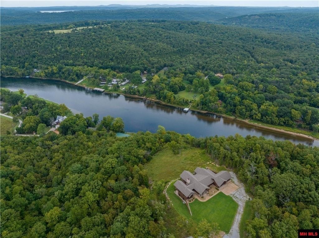 Cotter, Arkansas, 72626, United States, 4 Bedrooms Bedrooms, ,5 BathroomsBathrooms,Residential,For Sale,1976163