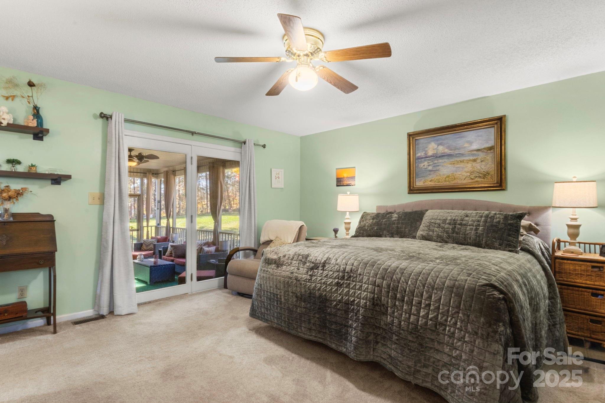 Lincolnton, North Carolina, 28092, United States, 4 Bedrooms Bedrooms, ,3 BathroomsBathrooms,Residential,For Sale,1989140