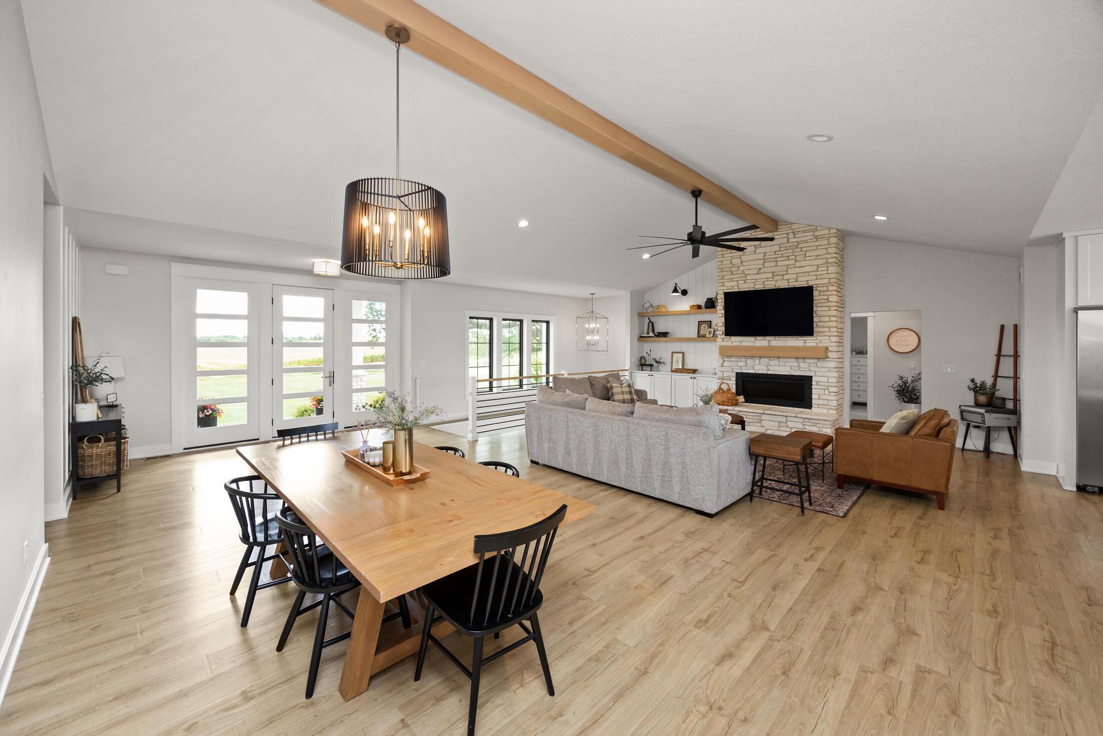 Madrid, Iowa, 50156, United States, 6 Bedrooms Bedrooms, ,5 BathroomsBathrooms,Residential,For Sale,2005083