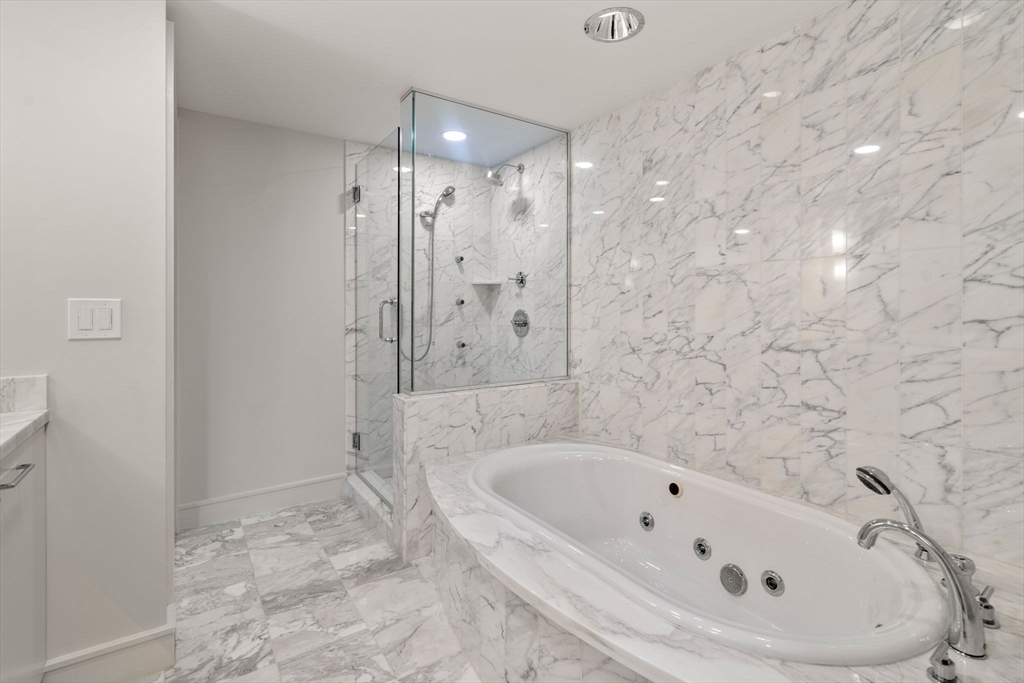 Boston, Massachusetts, 02109, United States, 3 Bedrooms Bedrooms, ,3 BathroomsBathrooms,Residential,For Sale,1847370