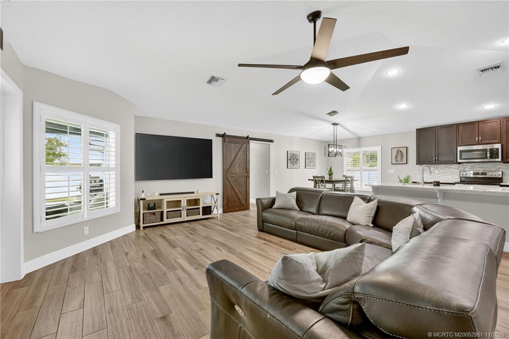 Port St Lucie, Florida, 34953, United States, 4 Bedrooms Bedrooms, ,2 BathroomsBathrooms,Residential,For Sale,1989393