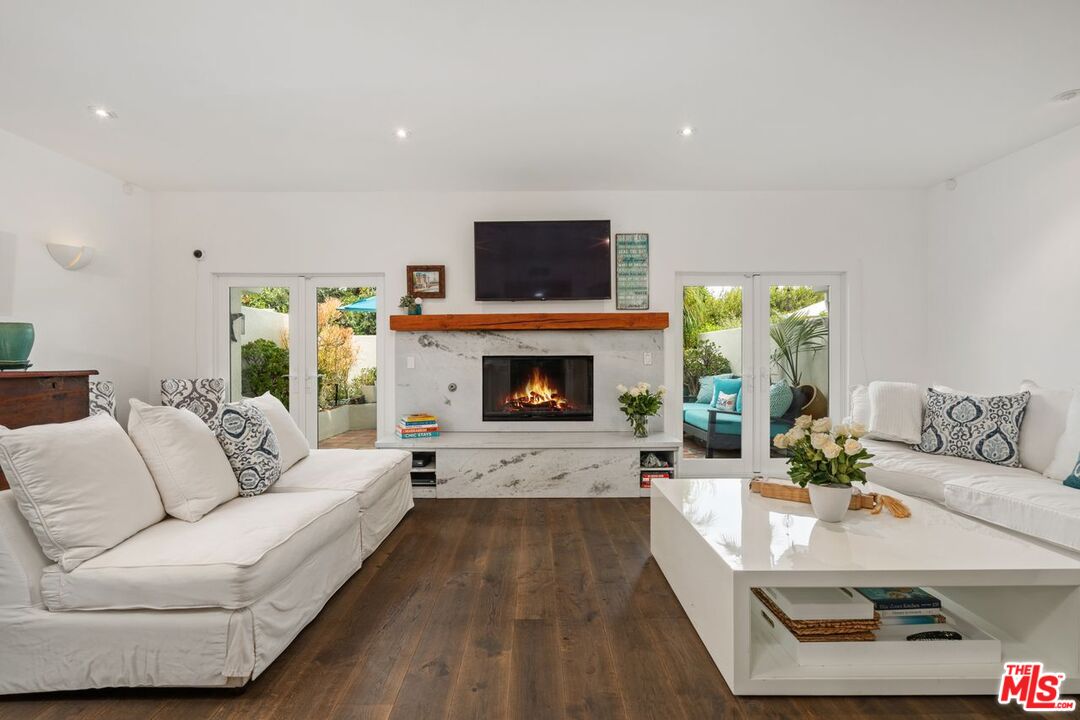 Malibu, California, 90265, United States, 3 Bedrooms Bedrooms, ,3 BathroomsBathrooms,Residential,For Sale,1807651