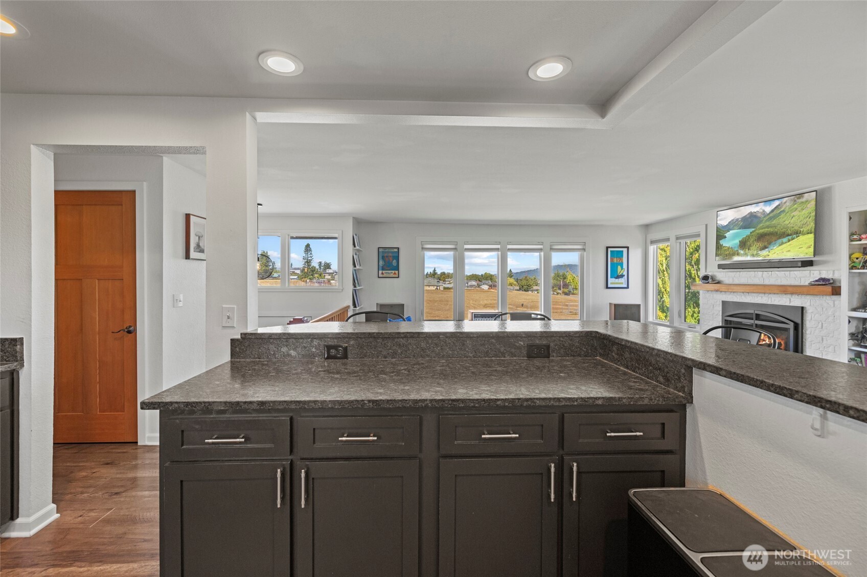 Anacortes, Washington, 98221, United States, 3 Bedrooms Bedrooms, ,1 BathroomBathrooms,Residential,For Sale,1914220
