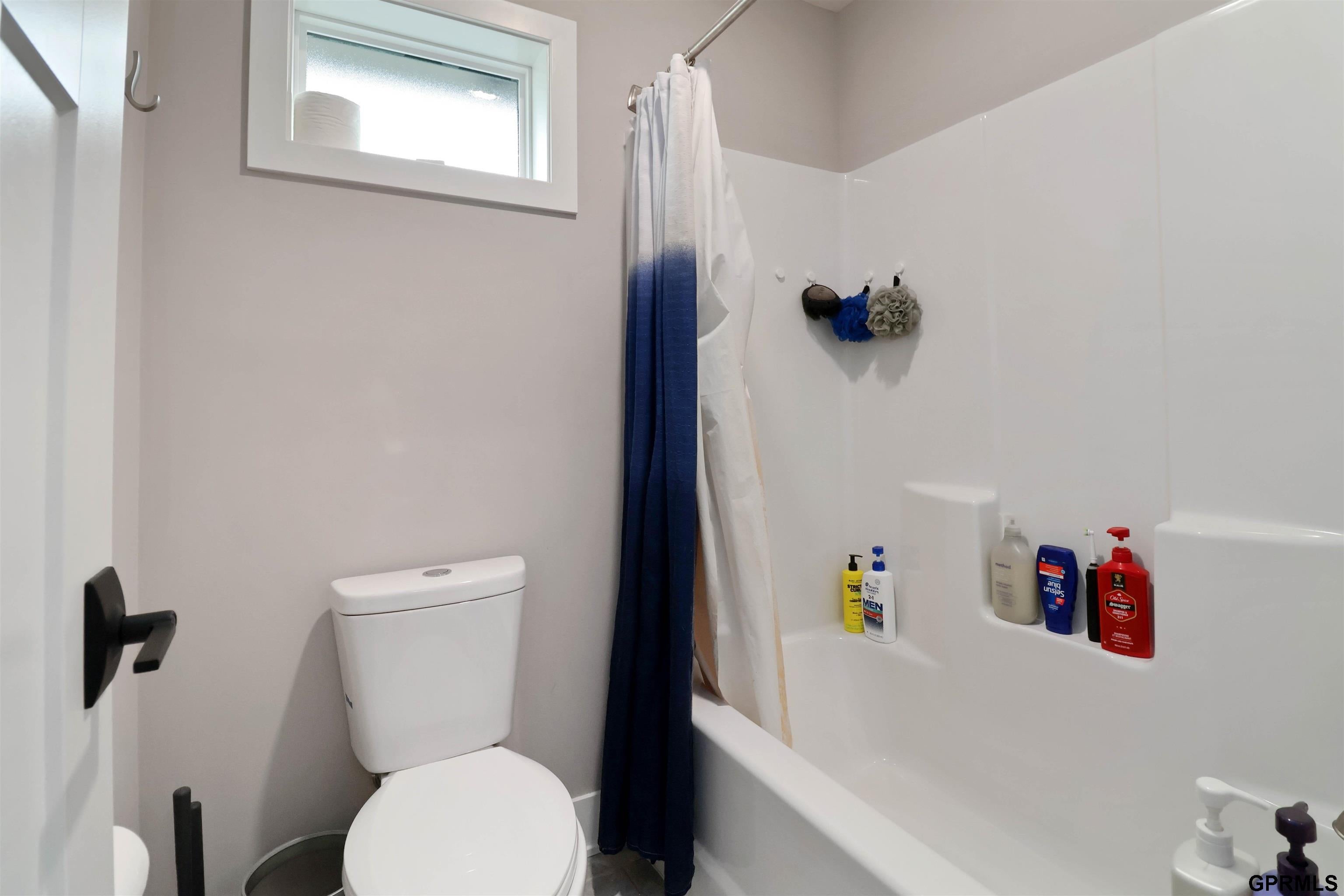 Papillion, Nebraska, 68046, United States, 5 Bedrooms Bedrooms, ,5 BathroomsBathrooms,Residential,For Sale,1846558