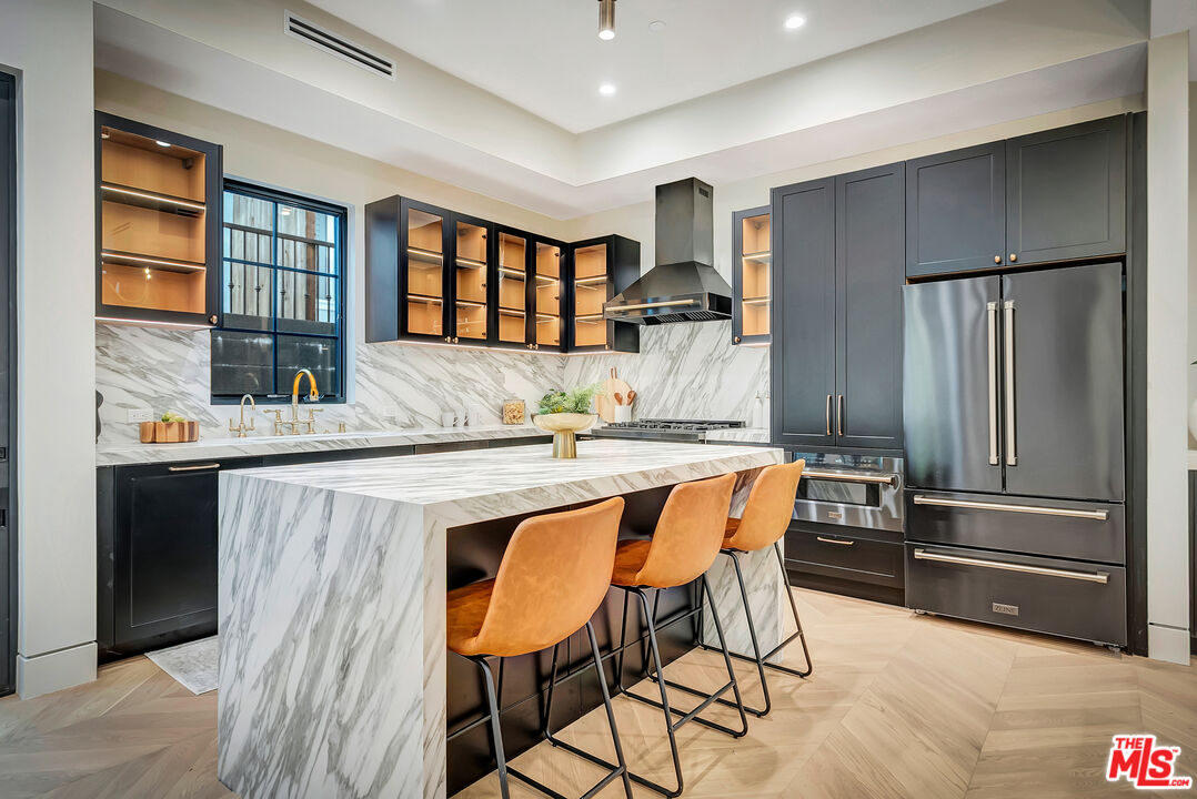 West Hollywood, California, 90069, United States, 3 Bedrooms Bedrooms, ,3 BathroomsBathrooms,Residential,For Sale,1999893