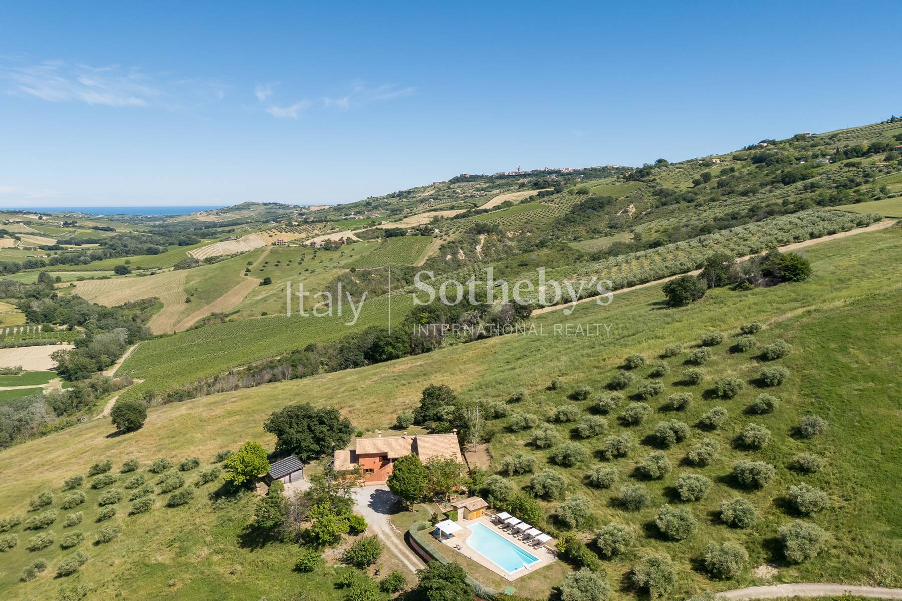  Renovated estate with pool and panoramic view - 物件實景