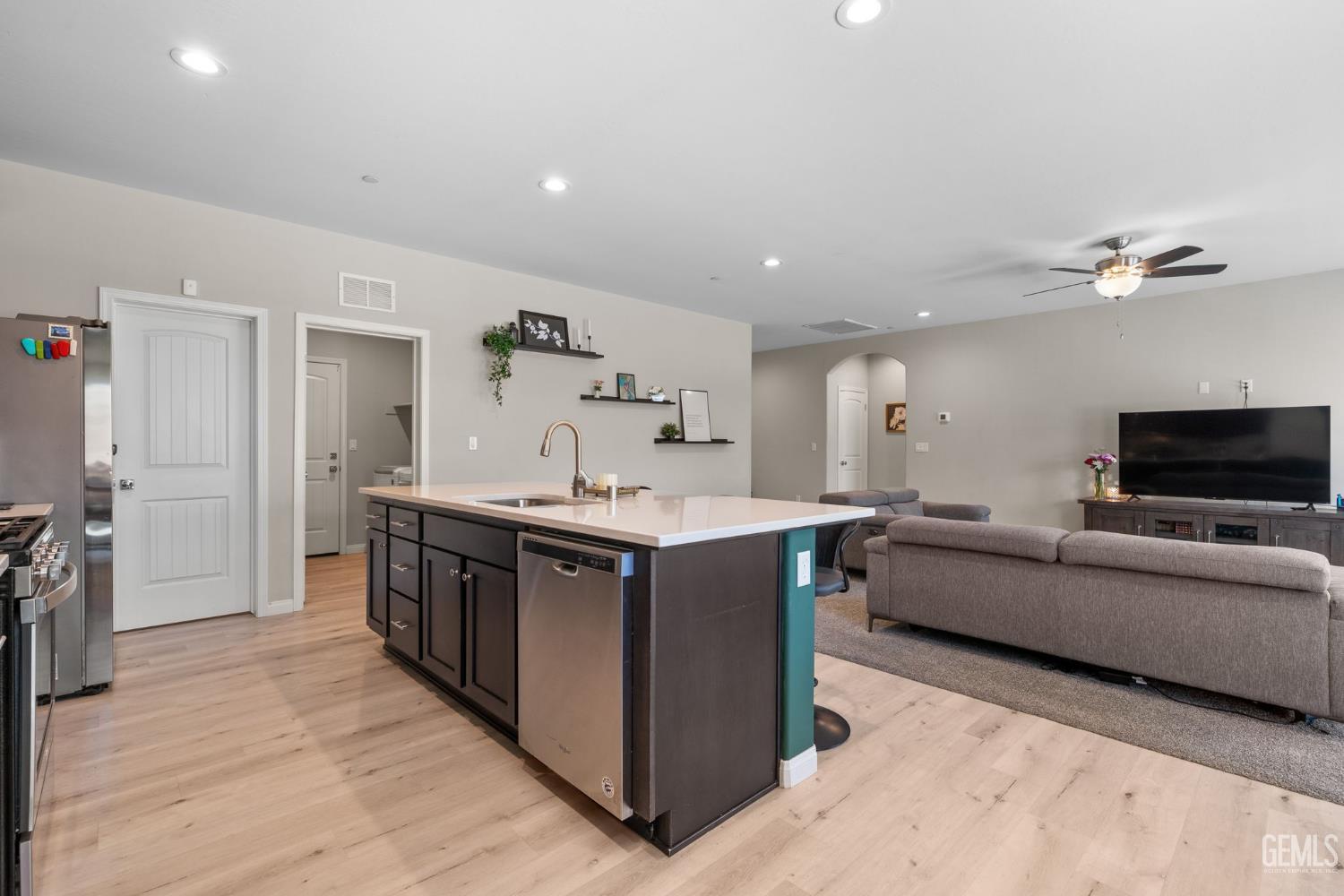 Bakersfield, California, 93314, United States, 5 Bedrooms Bedrooms, ,3 BathroomsBathrooms,Residential,For Sale,1821031