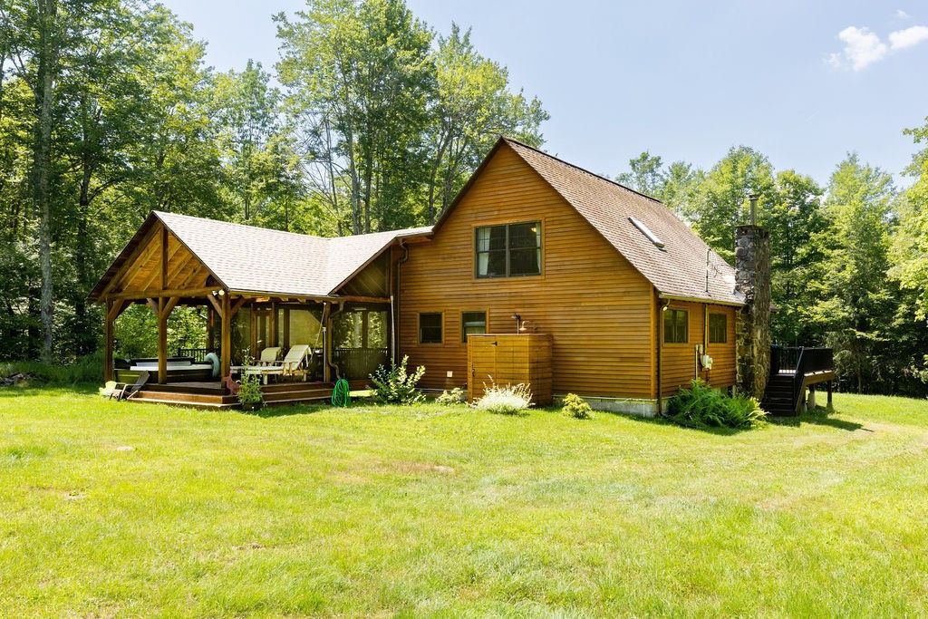 New Kingston, New York, 12459, United States, 3 Bedrooms Bedrooms, ,2 BathroomsBathrooms,Residential,For Sale,1907785