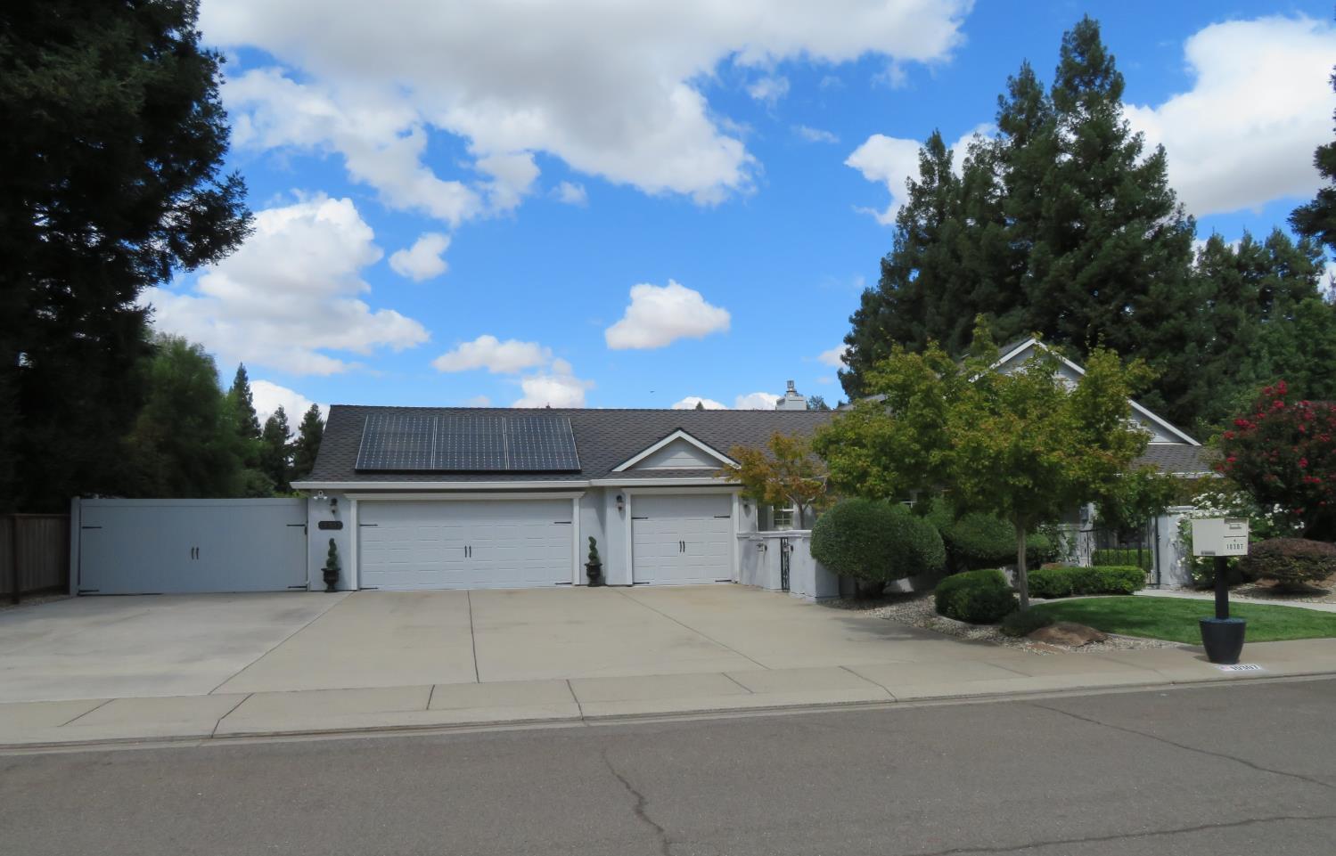 Oakdale, California, 95361, United States, 3 Bedrooms Bedrooms, ,2 BathroomsBathrooms,Residential,For Sale,1942703