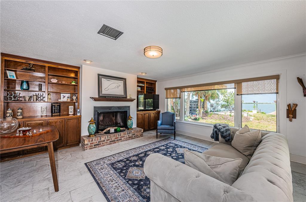 St Petersburg, Florida, 33710, United States, 4 Bedrooms Bedrooms, ,4 BathroomsBathrooms,Residential,For Sale,1826859