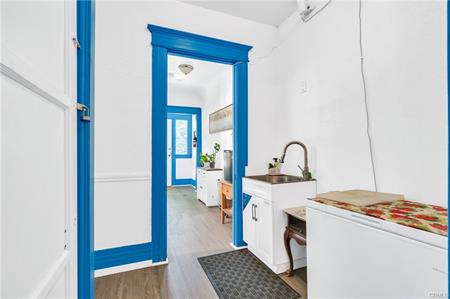 Los Angeles, California, 90007, United States, ,Residential,For Sale,1979301