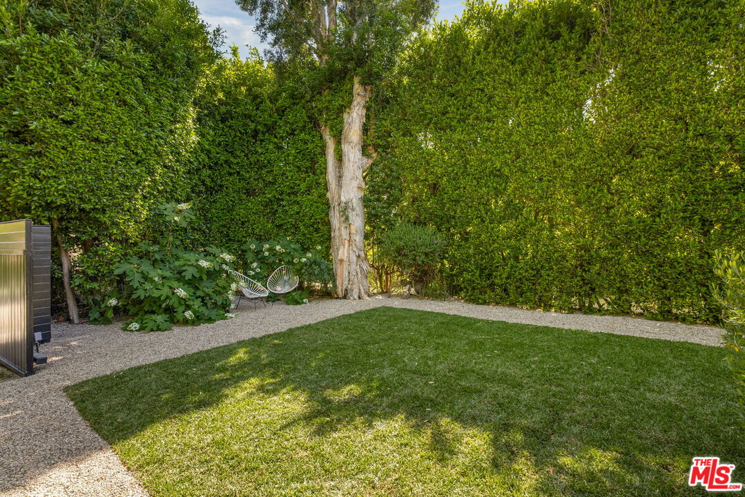 West Hollywood, California, 90048, United States, 3 Bedrooms Bedrooms, ,1 BathroomBathrooms,Residential,For Sale,1828298