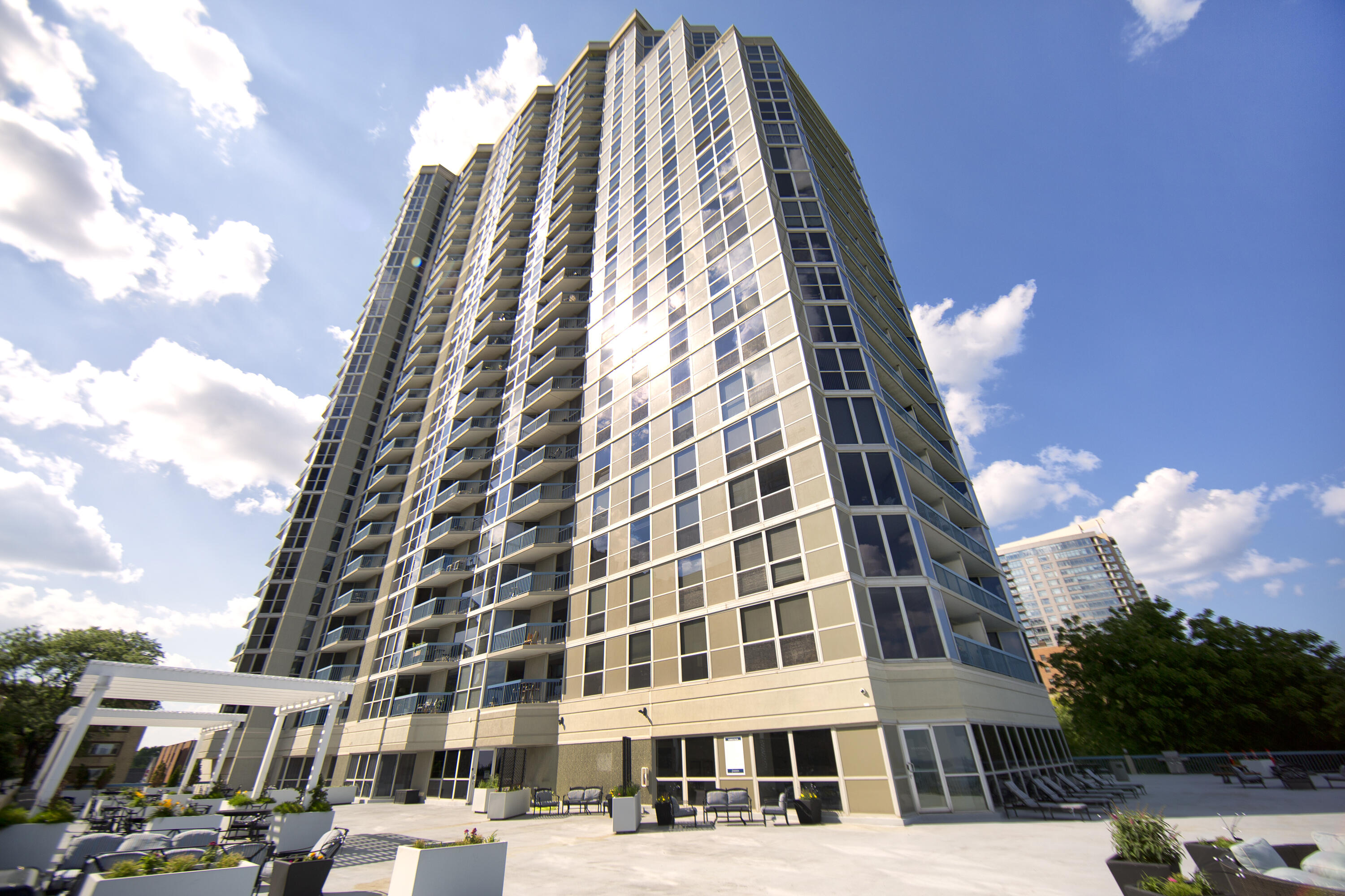 Milwaukee, Wisconsin, 53202, United States, 2 Bedrooms Bedrooms, ,3 BathroomsBathrooms,Residential,For Sale,1992022