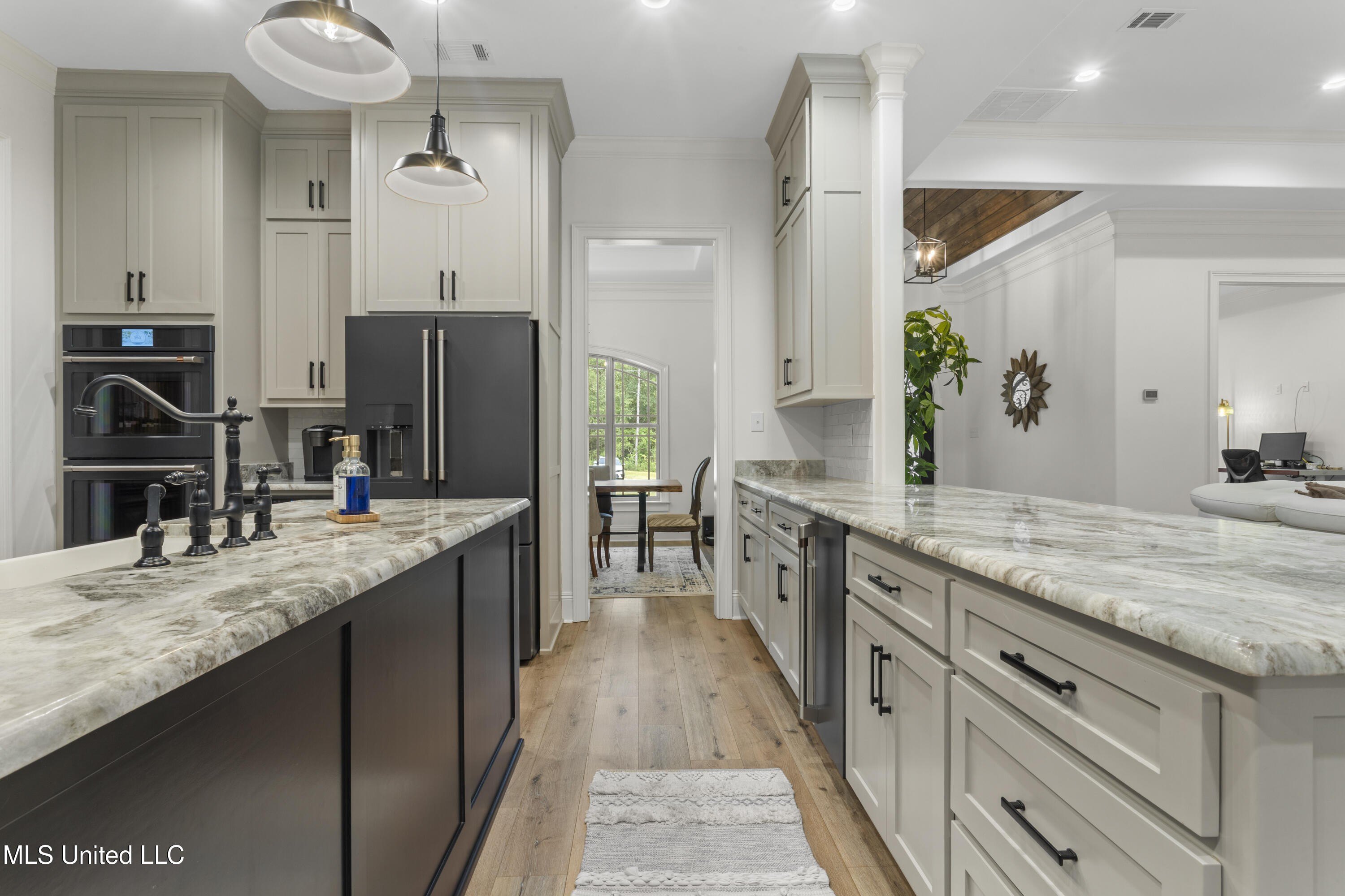 Gulfport, Mississippi, 39503, United States, 5 Bedrooms Bedrooms, ,5 BathroomsBathrooms,Residential,For Sale,1974357