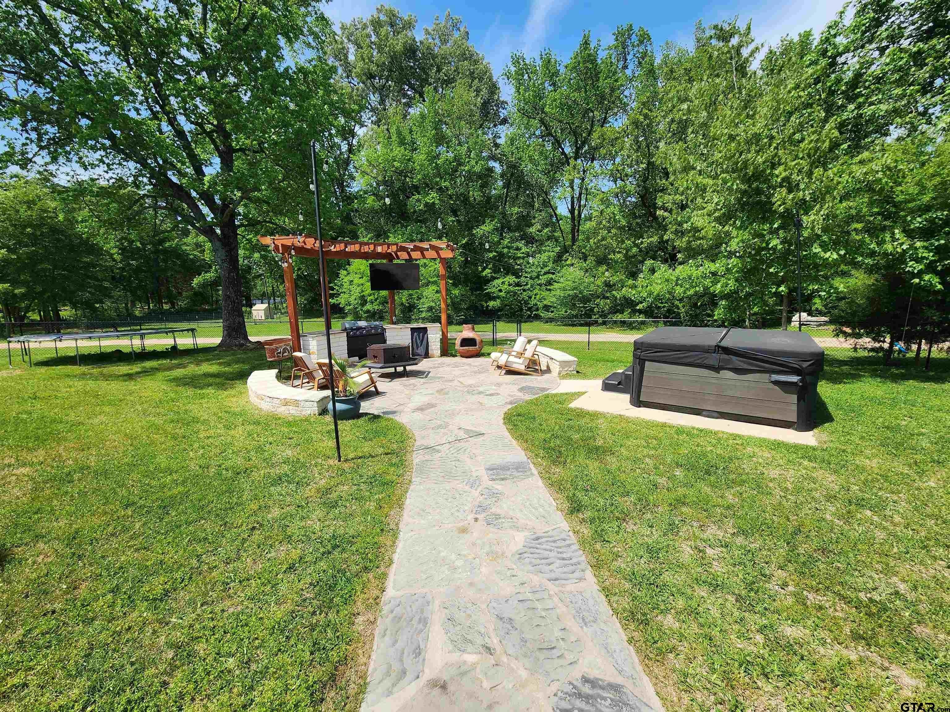 Pittsburg, Texas, 75686, United States, 4 Bedrooms Bedrooms, ,3 BathroomsBathrooms,Residential,For Sale,1943296