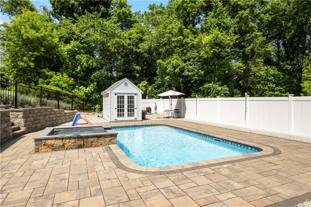 Bellingham, Massachusetts, 02019, United States, 3 Bedrooms Bedrooms, ,3 BathroomsBathrooms,Residential,For Sale,1916234