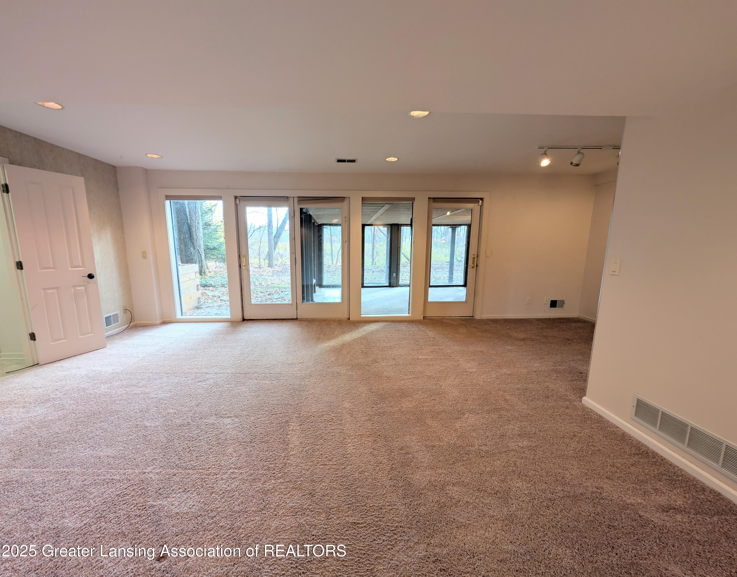 Haslett, Michigan, 48840, United States, 4 Bedrooms Bedrooms, ,4 BathroomsBathrooms,Residential,For Sale,1988994