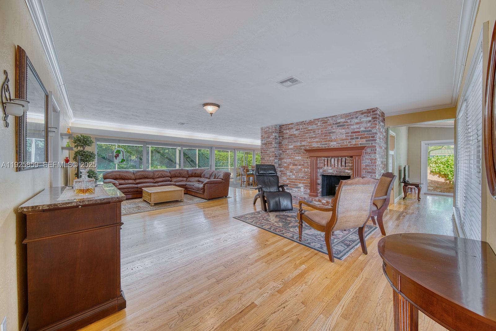 Pinecrest, Florida, 33156, United States, 3 Bedrooms Bedrooms, ,2 BathroomsBathrooms,Residential,For Sale,2003323