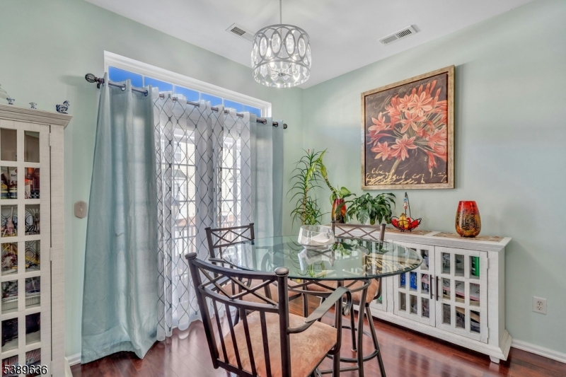 Belleville Twp., New Jersey, 07109, United States, 2 Bedrooms Bedrooms, ,3 BathroomsBathrooms,Residential,For Sale,1960991